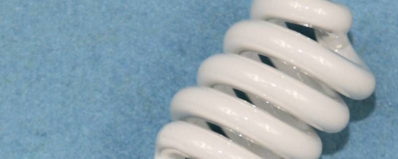 6瓦三色变光灯泡属于什么类型的 