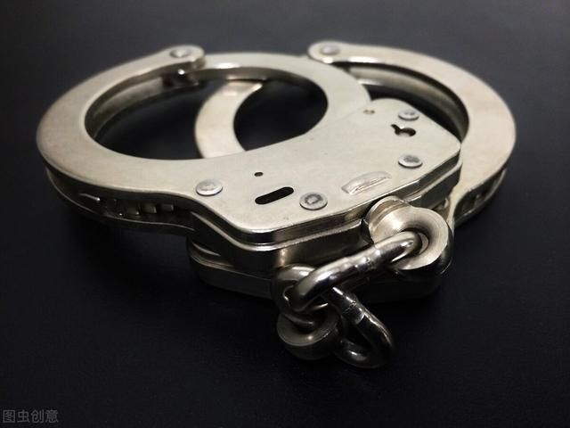 先做事后付款的黑客（靠一个App就能赚300多万元特大黑客金融犯罪团伙被端） 